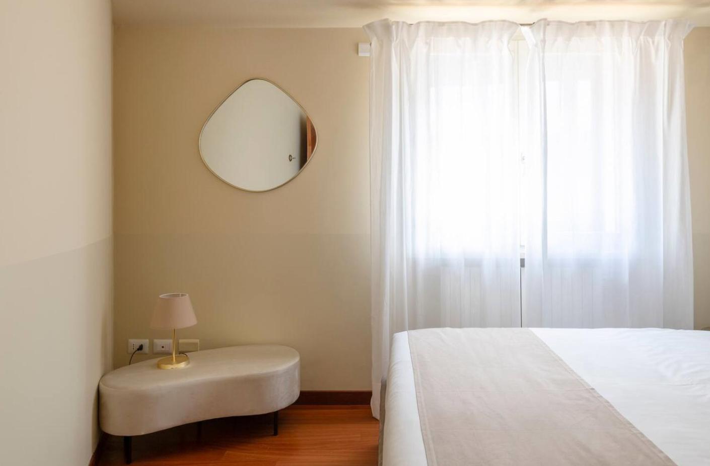 4 Bedroom Apartament With Terrace-duomo View Apartment Mailand